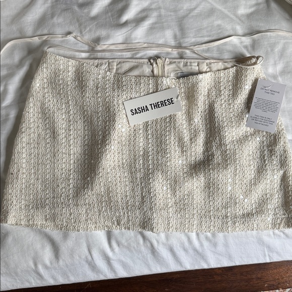 Sasha Therese Aspyn Mini Skirt - Picture 2 of 3